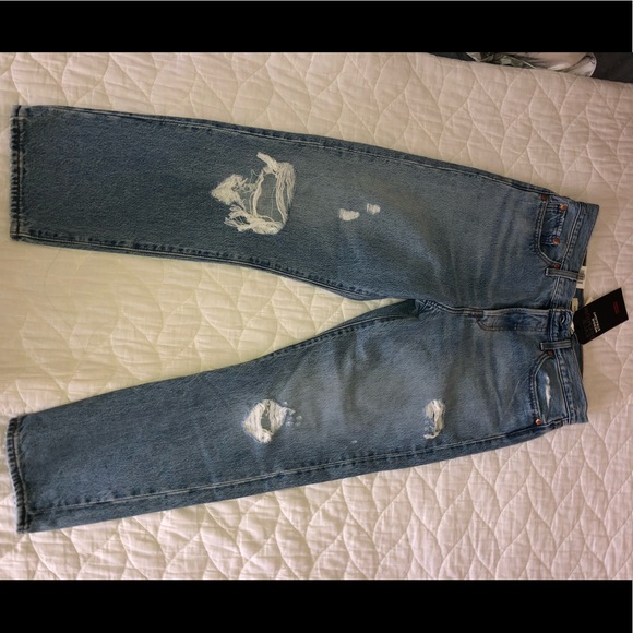 NWT levi wedgie jeans - Picture 3 of 6